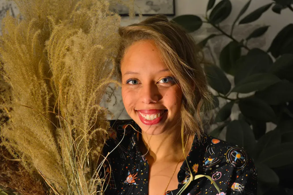 Portrait Audray Roy Camille © Les Naturistes 6344 – Portrait : Audray Roy-Camille dompteuse de jungle – Land&Monkeys