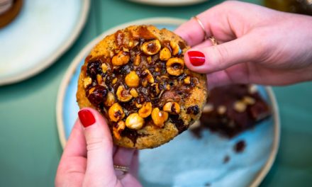 La recette originale de notre pâte à cookie  aux noisettes et nappage caramel